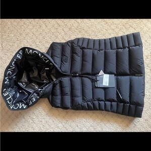 Moncler woman Puffer Jacket in Black